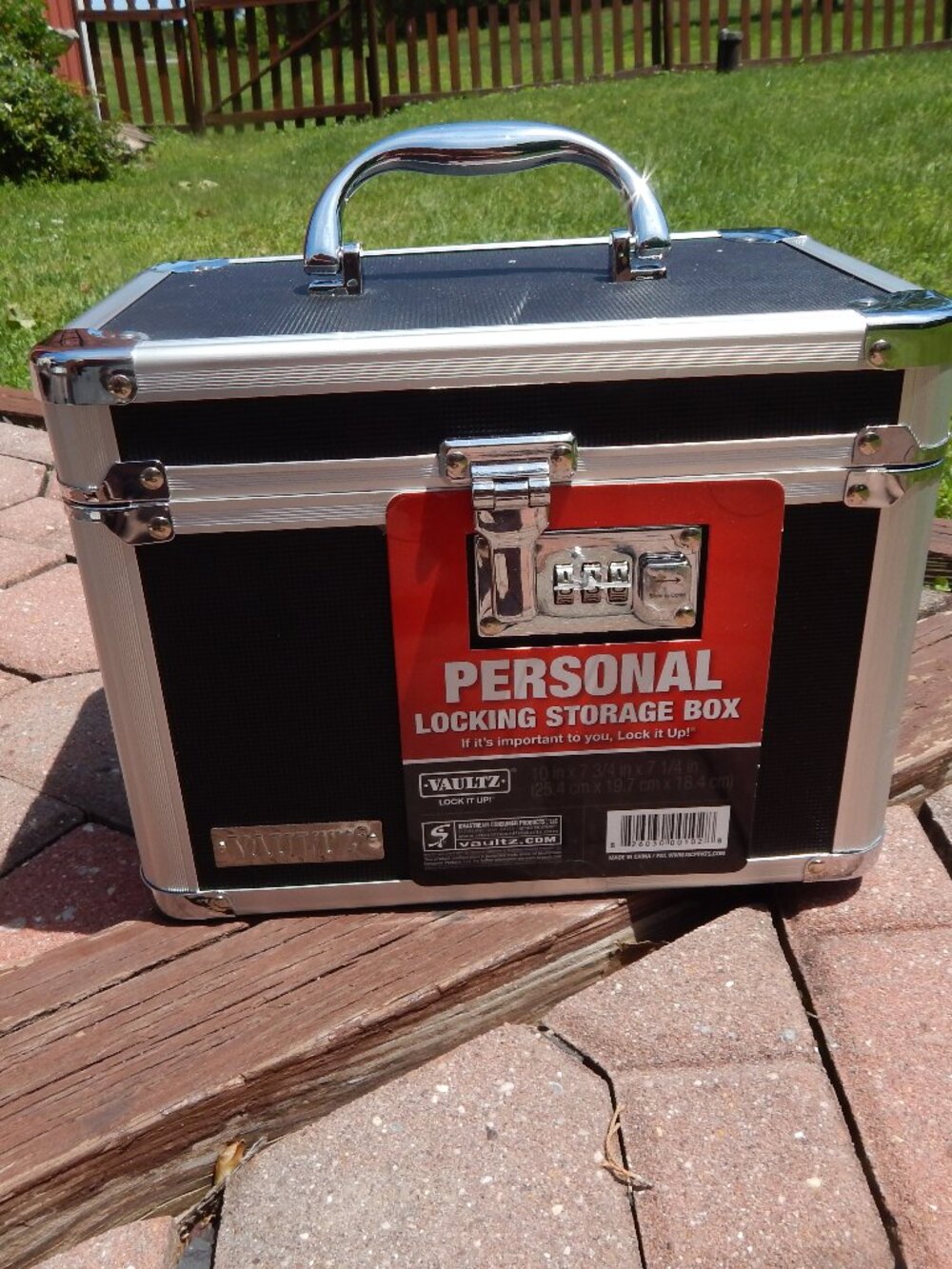 VAULTZ Personal Locking Storage Box VZ00102 Dial Combination Lock Box